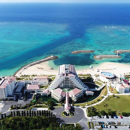 Sheraton Okinawa Sunmarina Resort Онна Экстерьер фото