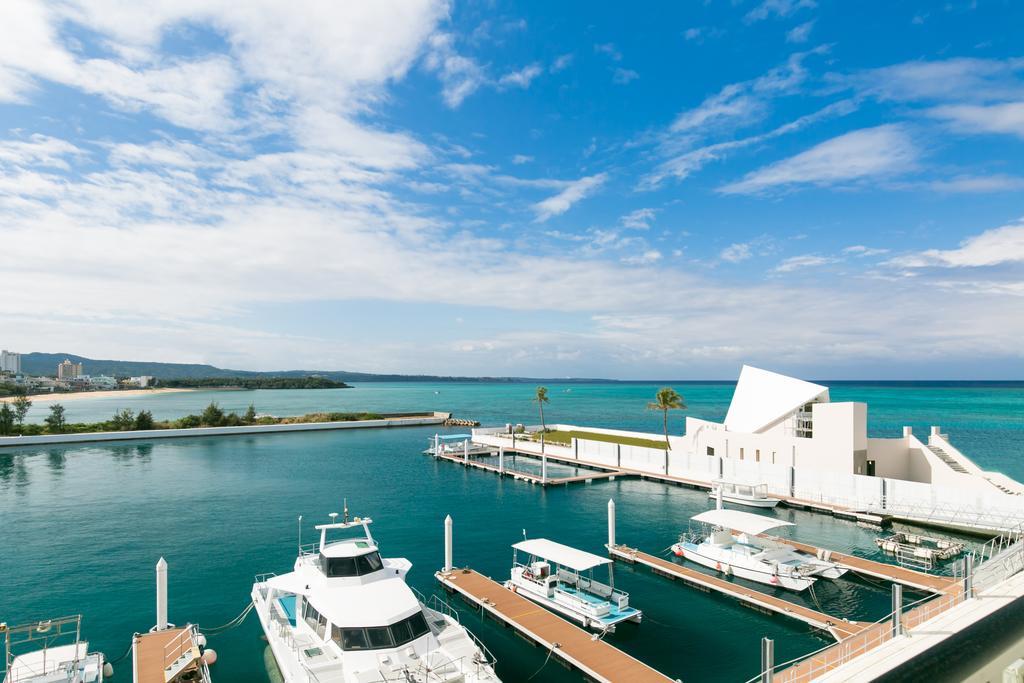 Sheraton Okinawa Sunmarina Resort Онна Экстерьер фото