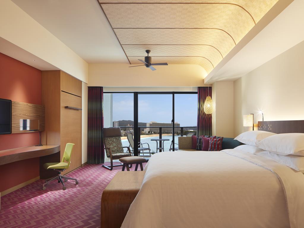 Sheraton Okinawa Sunmarina Resort Онна Экстерьер фото