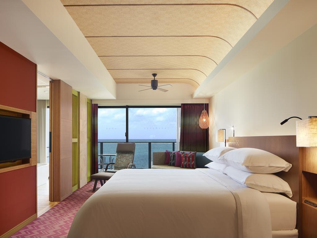 Sheraton Okinawa Sunmarina Resort Онна Экстерьер фото