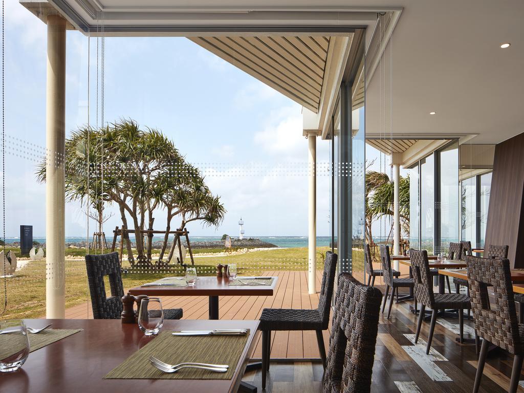 Sheraton Okinawa Sunmarina Resort Онна Экстерьер фото