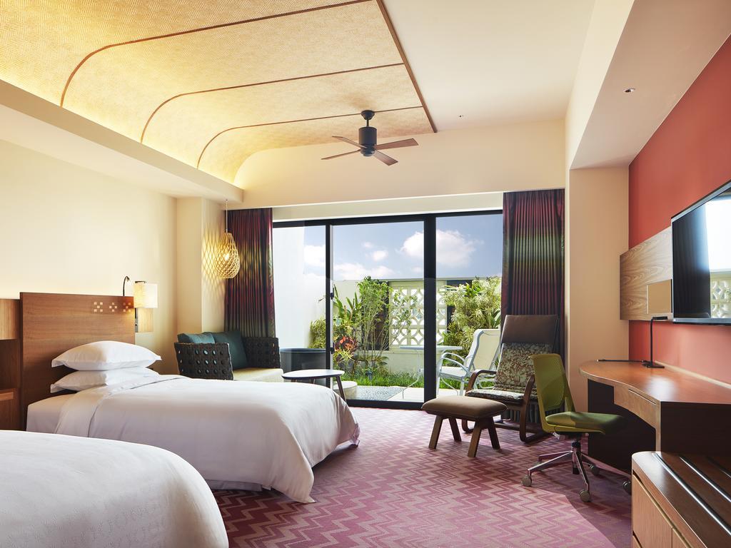 Sheraton Okinawa Sunmarina Resort Онна Экстерьер фото