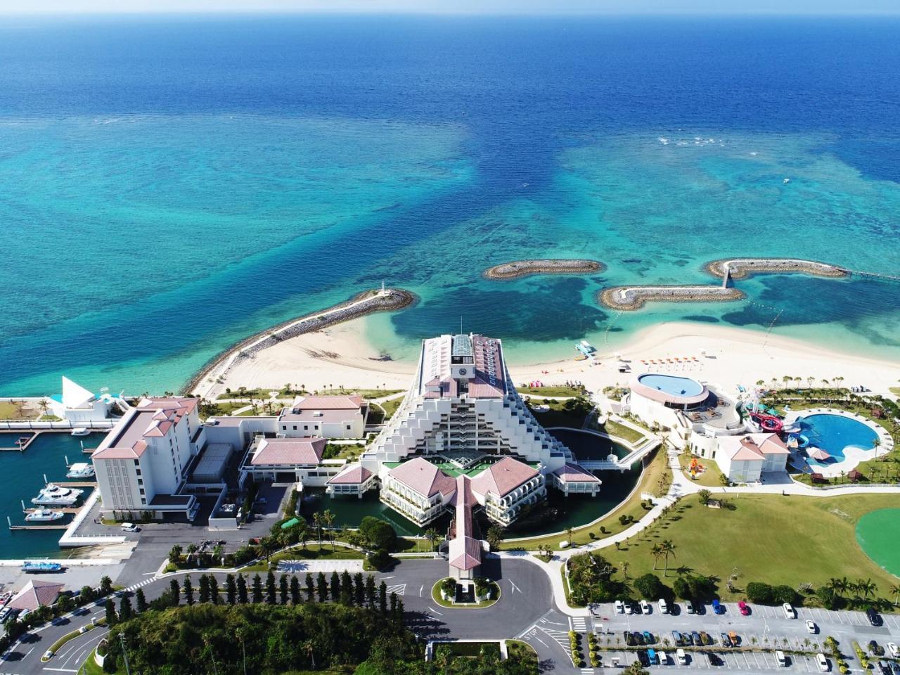 Sheraton Okinawa Sunmarina Resort Онна Экстерьер фото