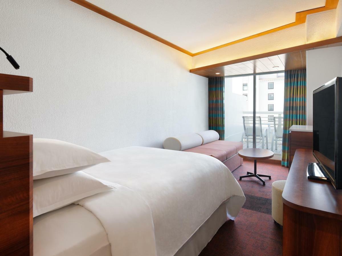 Sheraton Okinawa Sunmarina Resort Онна Экстерьер фото