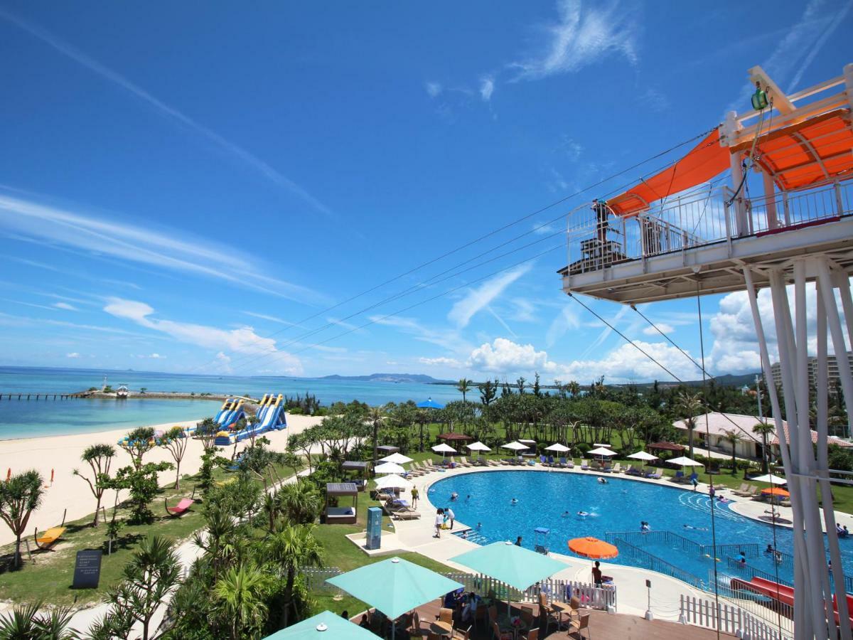 Sheraton Okinawa Sunmarina Resort Онна Экстерьер фото