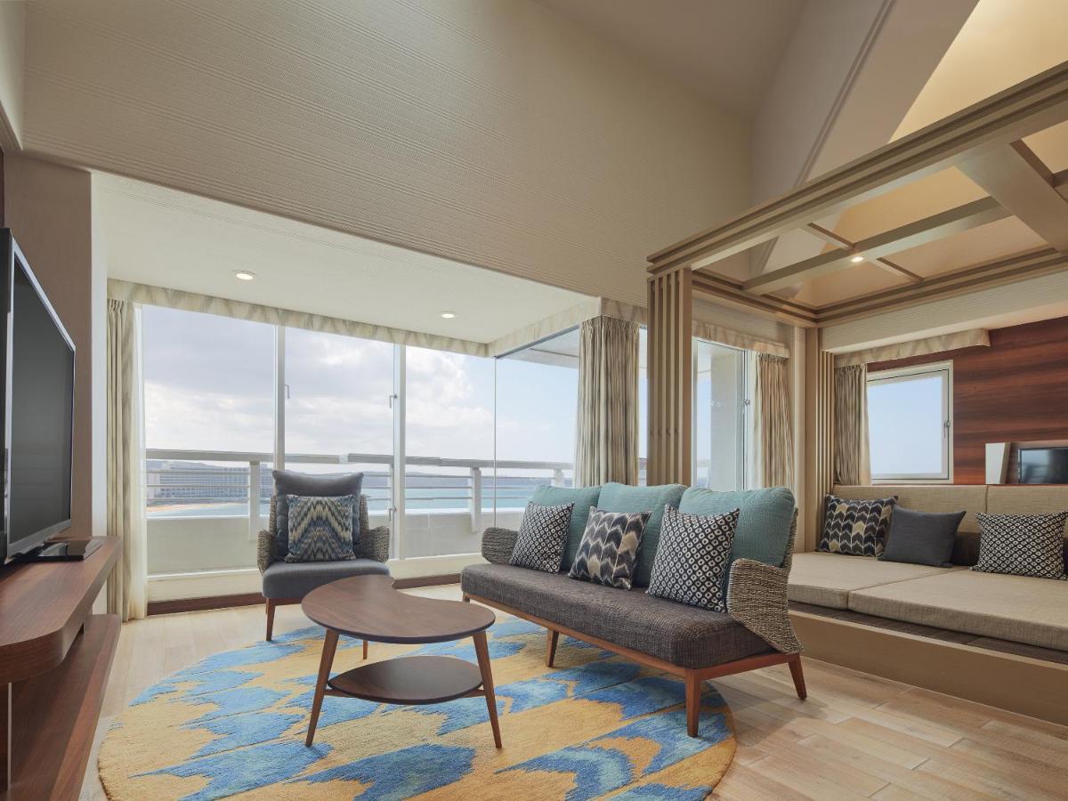 Sheraton Okinawa Sunmarina Resort Онна Экстерьер фото