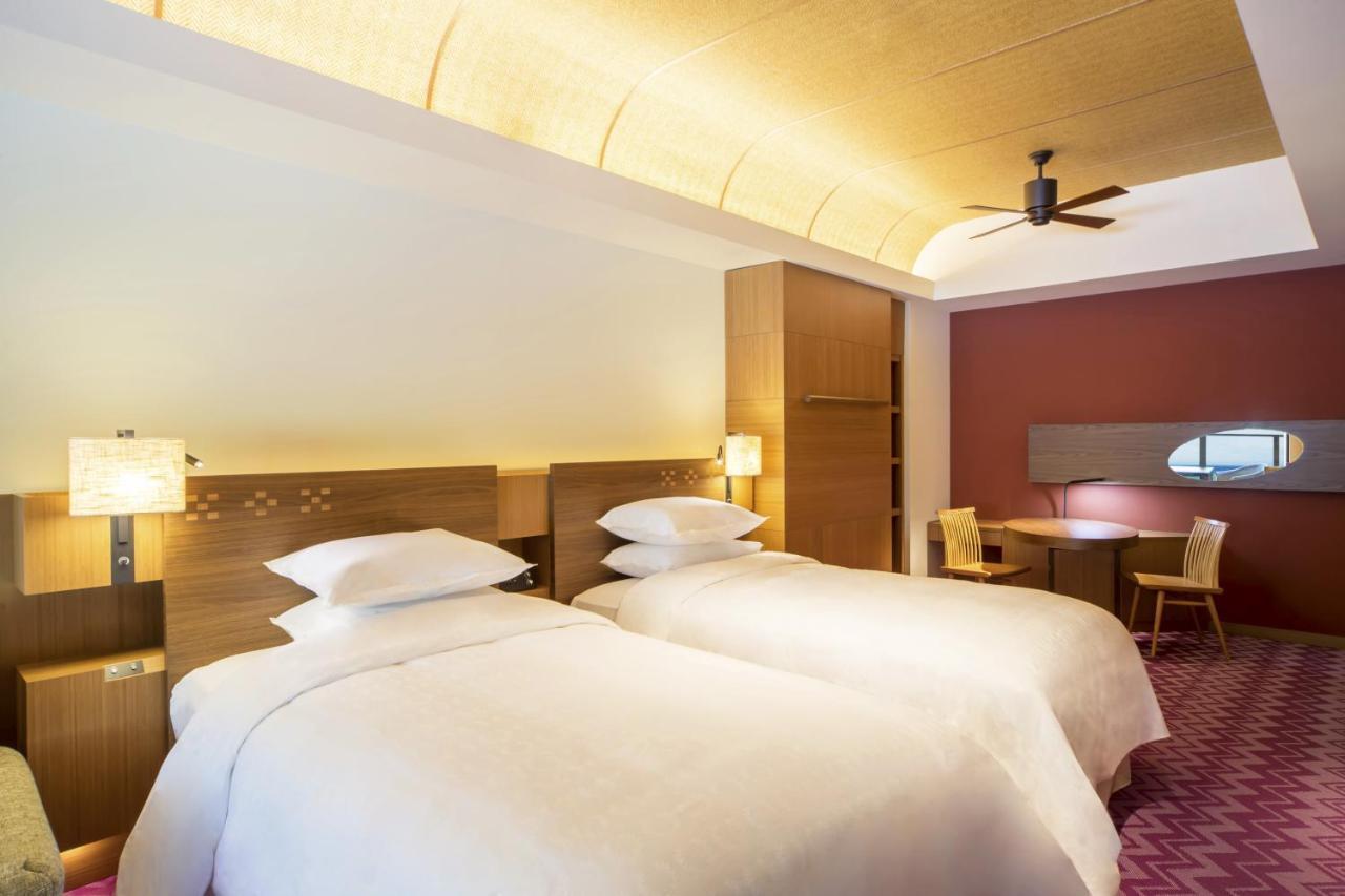 Sheraton Okinawa Sunmarina Resort Онна Экстерьер фото