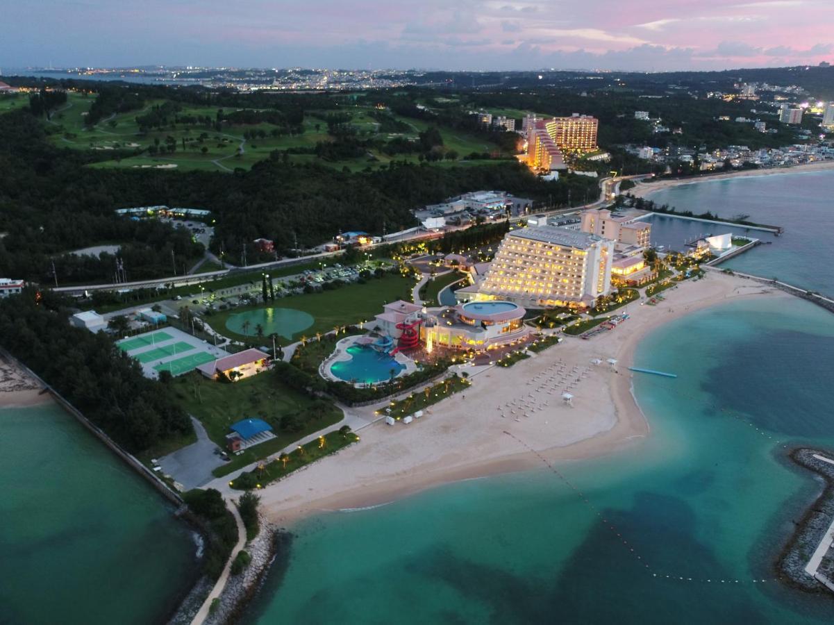 Sheraton Okinawa Sunmarina Resort Онна Экстерьер фото